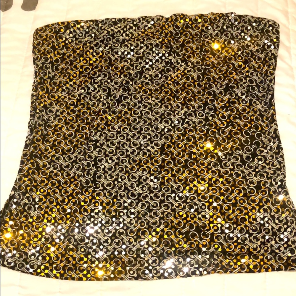 Cropped tube top, eye catcher